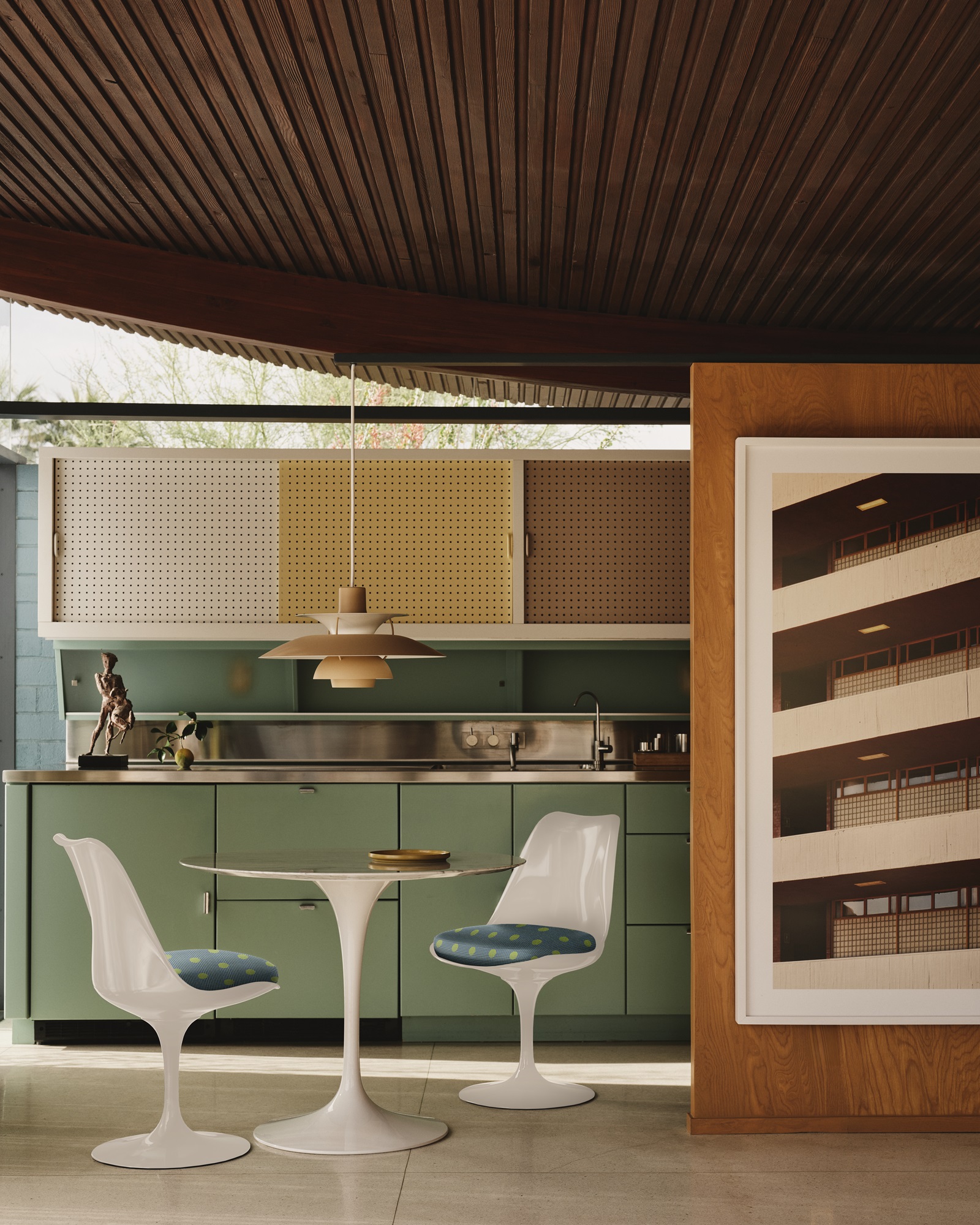 DWRXBoutique_house_Palm-Desert-California_kitchen-white-chairs (2).jpg