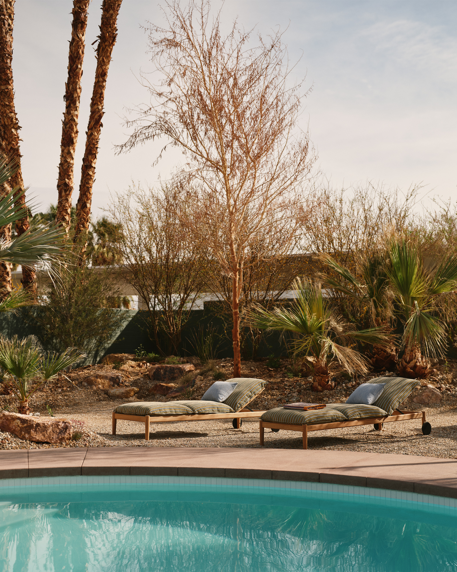DWRXBoutique_house_Palm-Desert_California_exterior-pool-lounging.jpg